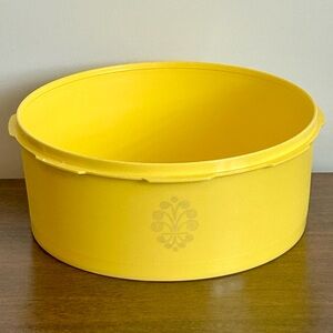 VINTAGE TUPPERWARE 8 INCH YELLOW SERVALIER CONTAINER CANISTER #1204 NO LID